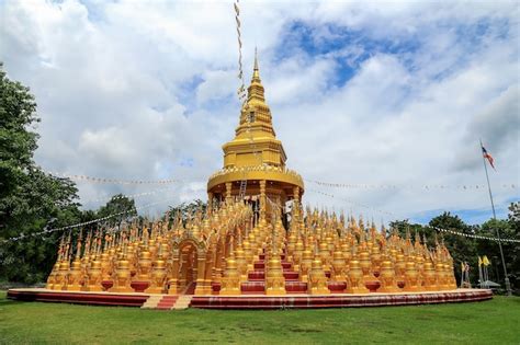  La Pagode du Soleil Doré : Un joyau architectural illuminé par l'histoire !