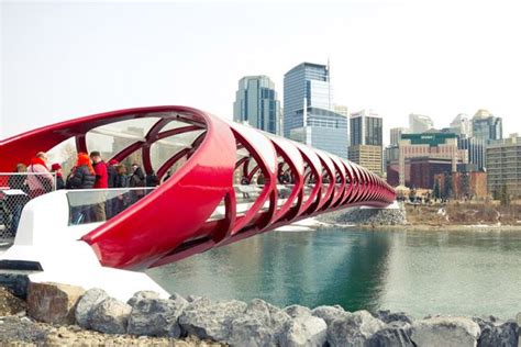 Le Pont de la Paix: Une Arche Triumphante et Symbole Vivant d'Amour à Xi'an!