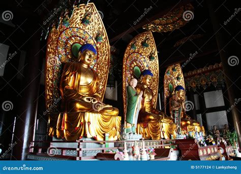 Le Nanshan Temple : Un Oasis de Spiritualité et d'Art Impérial !