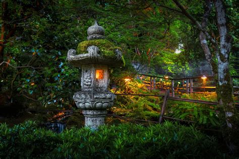 Le Temple de la Lune et ses jardins mystérieux vous attendent !